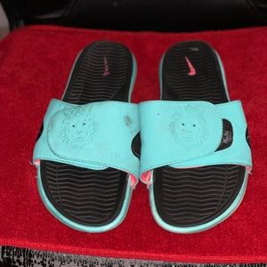 Nike Lebron james south beach slippers size 11